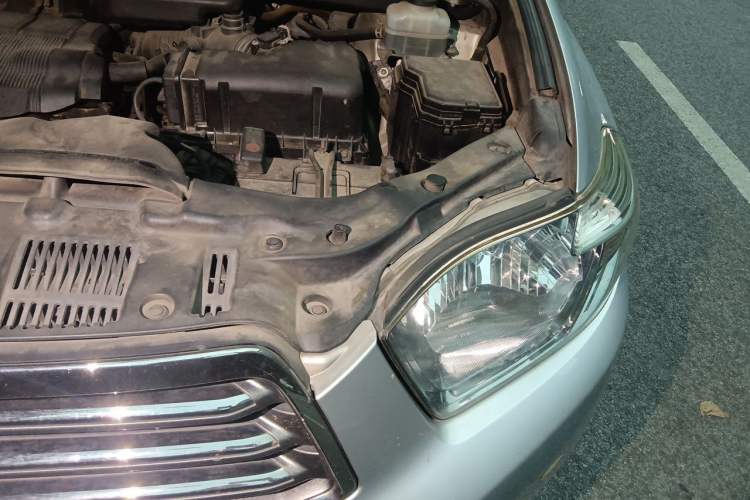 Used Toyota Highlander 2009 2.7L Two-Wheel Drive 7-Seater Luxury Edition Engine Bay Left