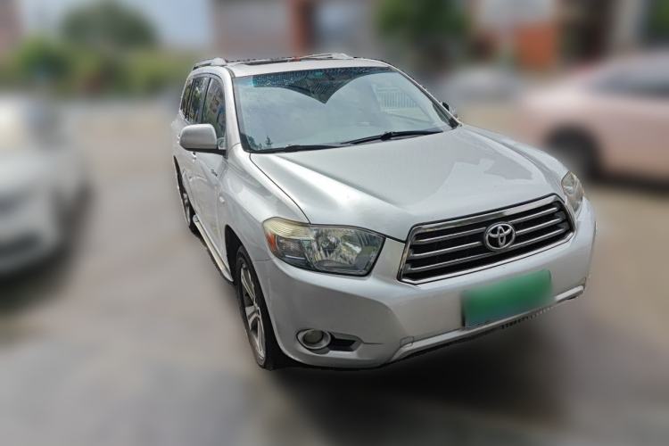 Used Toyota Highlander 2009 2.7L Two-Wheel Drive 7-Seater Luxury Edition Front Right 45 Deg