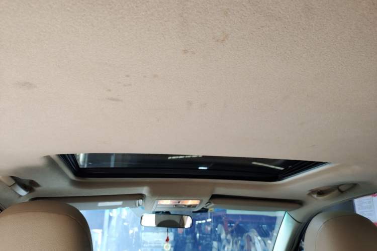 Used Toyota Highlander 2009 2.7L Two-Wheel Drive 7-Seater Luxury Edition Headliner