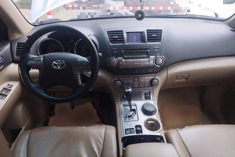 Used Toyota Highlander 2009 3.5L 4x4 7-Seater Luxury Edition Interior 2