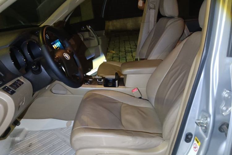 Used Toyota Highlander 2009 2.7L Two-Wheel Drive 7-Seater Luxury Edition Left Front Seat