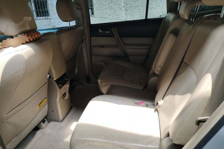 Used Toyota Highlander 2009 2.7L Two-Wheel Drive 7-Seater Luxury Edition Left Rear Seat