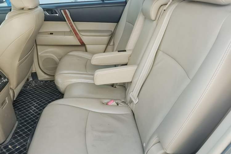 Used Toyota Highlander 2009 3.5L 4x4 7-Seater Supreme Edition Left Rear Seat