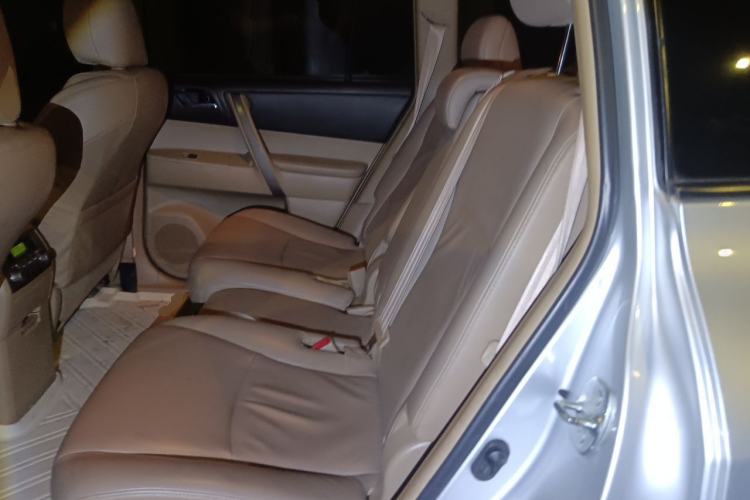 Used Toyota Highlander 2009 2.7L Two-Wheel Drive 7-Seater Luxury Edition Left Rear Seat