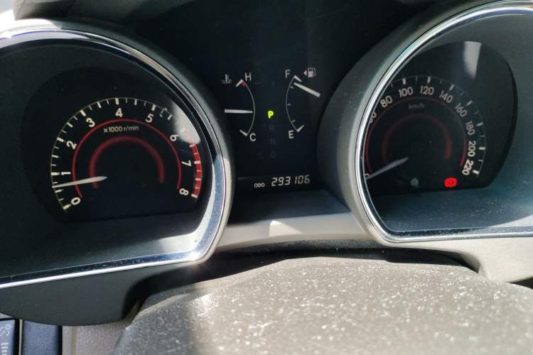 Used Toyota Highlander 2009 2.7L Two-Wheel Drive 7-Seater Luxury Edition Odometer Close Up