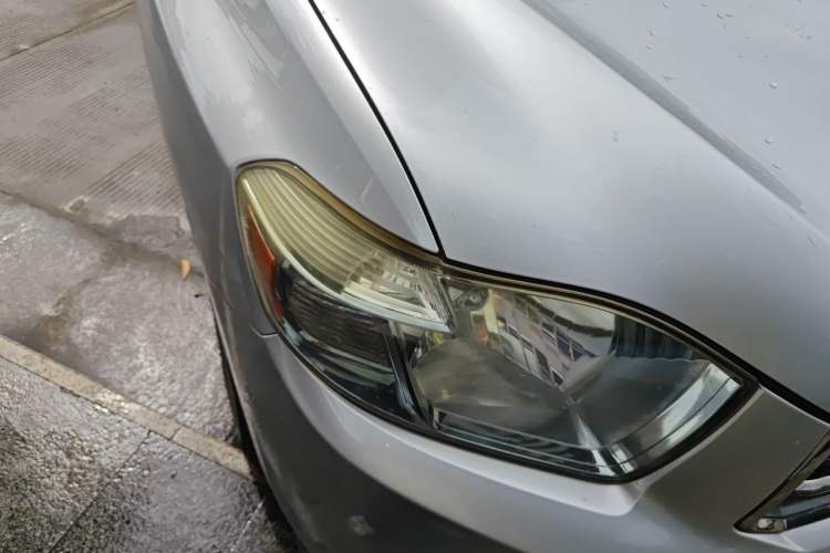Used Toyota Highlander 2009 2.7L Two-Wheel Drive 7-Seater Luxury Edition Right Front Headlight