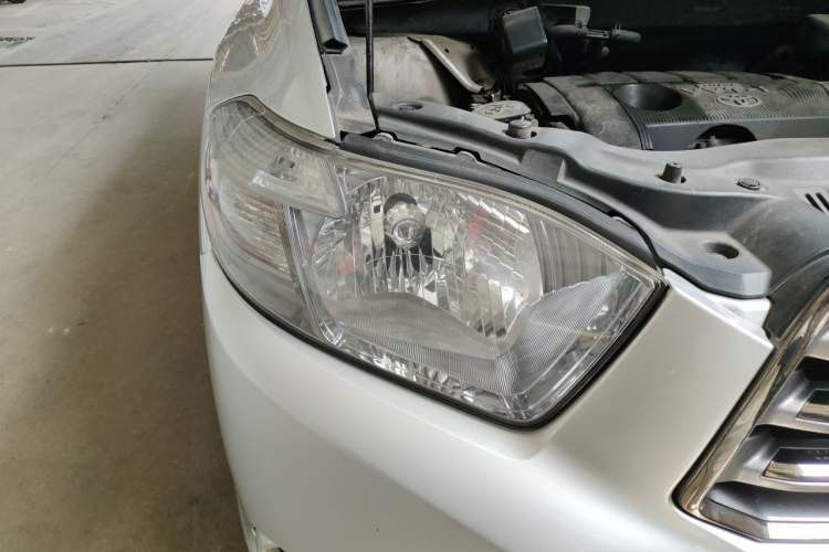 Used Toyota Highlander 2009 2.7L Two-Wheel Drive 7-Seater Luxury Edition Right Front Headlight