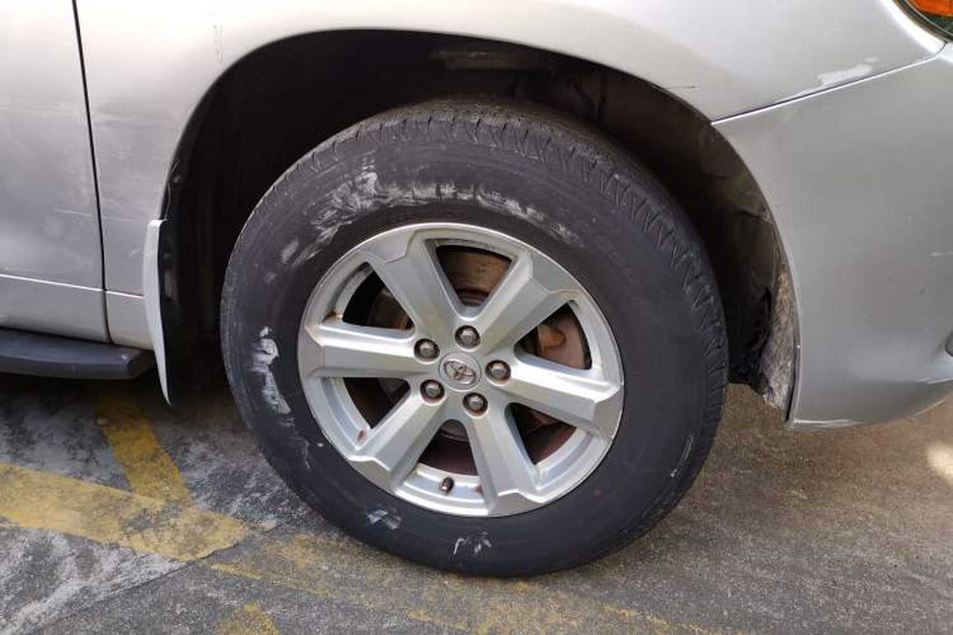 Used Toyota Highlander 2009 2.7L 2WD 5-Seater Elite Edition Right Front Wheel Hub