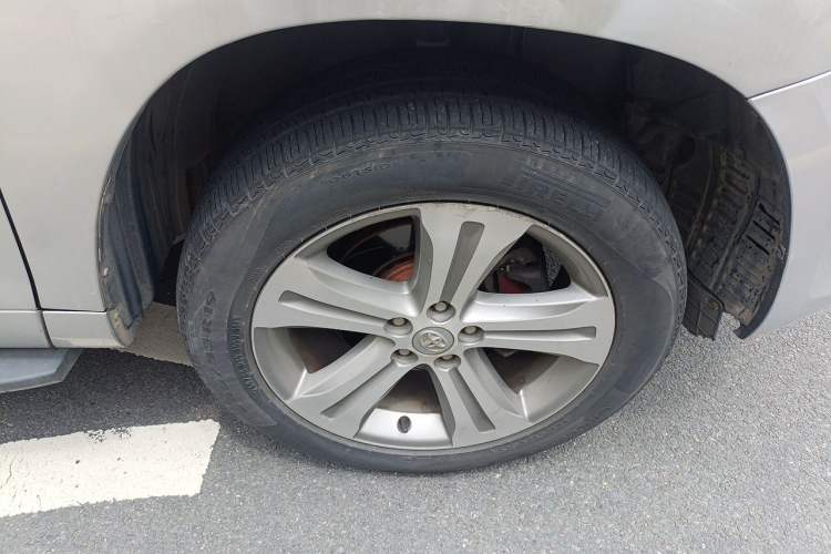 Used Toyota Highlander 2009 3.5L 4x4 7-Seater Luxury Edition Right Front Wheel Hub