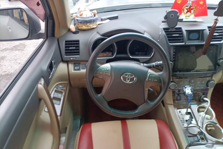 Used Toyota Highlander 2009 2.7L Two-Wheel Drive 7-Seater Luxury Edition Steering Wheel