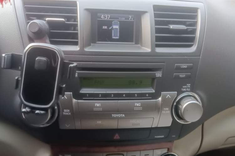 Used Toyota Highlander 2009 2.7L Two-Wheel Drive 7-Seater Luxury Edition Audio And AC Panel