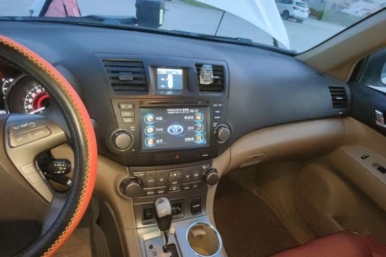 Used Toyota Highlander 2009 2.7L Two-Wheel Drive 7-Seater Luxury Edition Audio And AC Panel