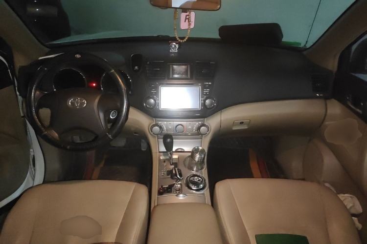 Used Toyota Highlander 2009 2.7L 2WD 5-Seater Elite Edition Center Console