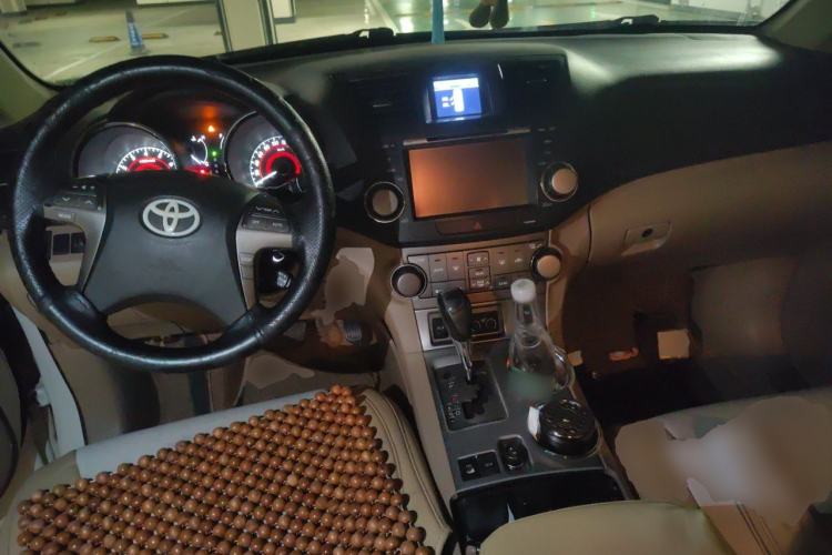 Used Toyota Highlander 2009 3.5L 4x4 7-Seater Luxury Edition Center Console