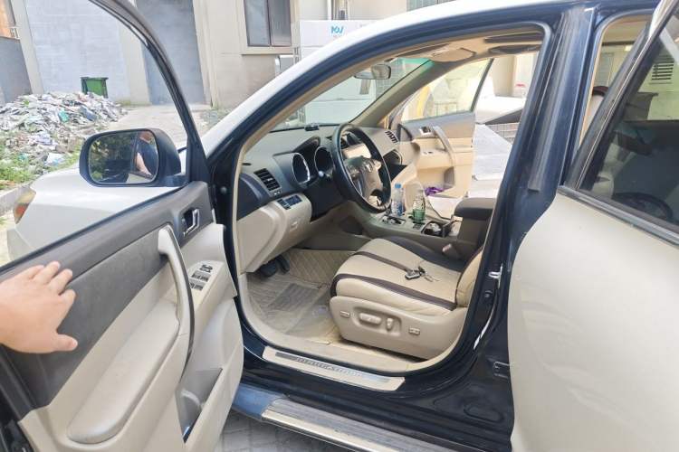 Used Toyota Highlander 2009 2.7L Two-Wheel Drive 7-Seater Luxury Edition Driver Seat