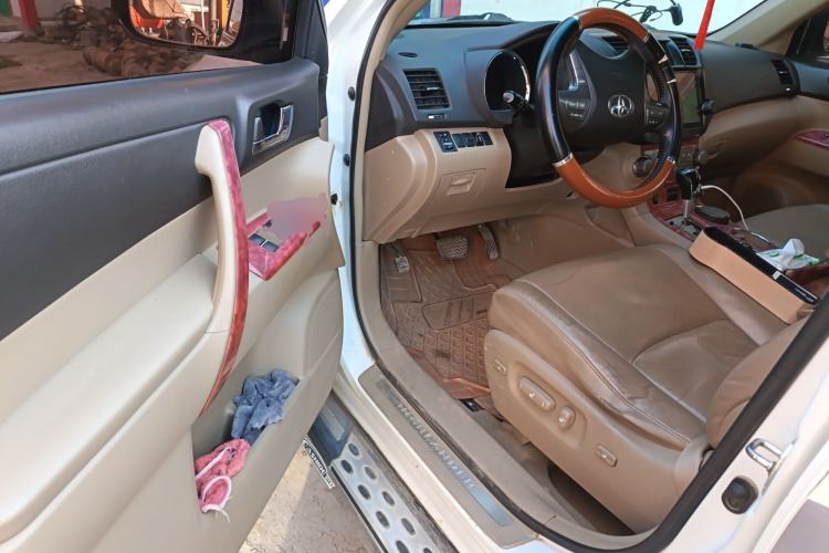 Used Toyota Highlander 2009 2.7L Two-Wheel Drive 7-Seater Luxury Edition Driver Seat