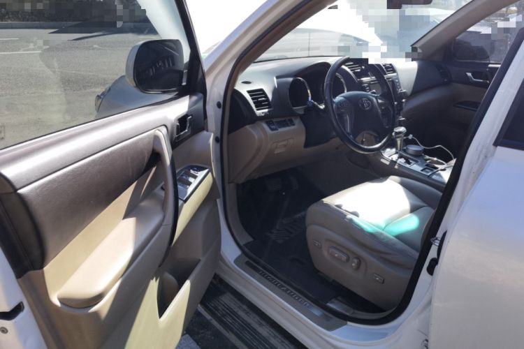 Used Toyota Highlander 2009 2.7L Two-Wheel Drive 7-Seater Luxury Edition Driver Seat