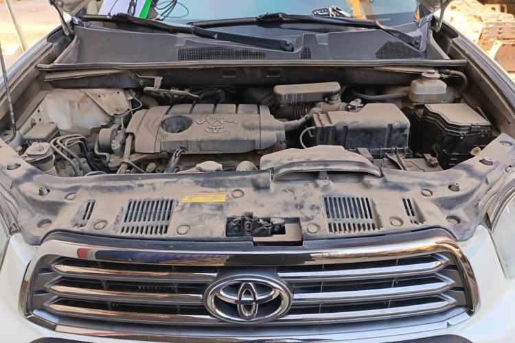 Used Toyota Highlander 2009 2.7L Two-Wheel Drive 7-Seater Luxury Edition Engine Bay