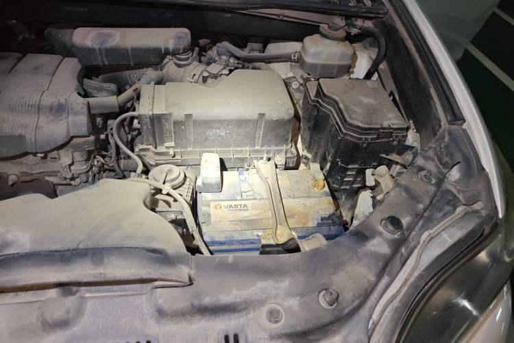 Used Toyota Highlander 2009 2.7L Two-Wheel Drive 7-Seater Luxury Edition Engine Bay Left