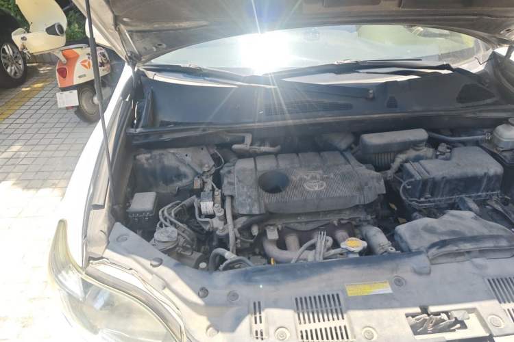 Used Toyota Highlander 2009 2.7L Two-Wheel Drive 7-Seater Luxury Edition Engine Bay Right