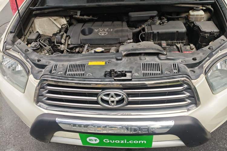 Used Toyota Highlander 2009 2.7L Two-Wheel Drive 7-Seater Luxury Edition Engine Bay