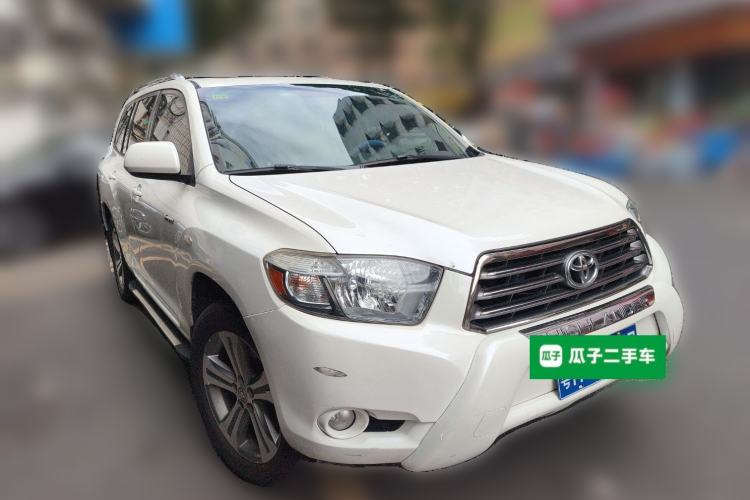 Used Toyota Highlander 2009 2.7L Two-Wheel Drive 7-Seater Luxury Edition Front Right 45 Deg