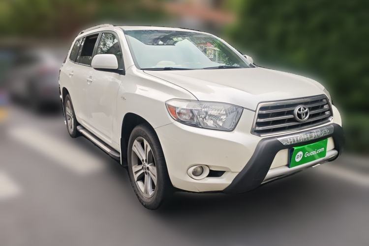 Used Toyota Highlander 2009 2.7L Two-Wheel Drive 7-Seater Luxury Edition Front Right 45 Deg