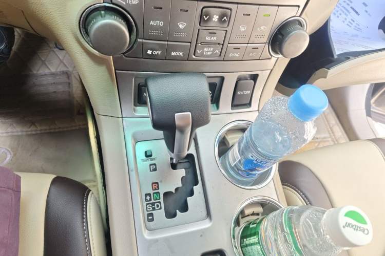 Used Toyota Highlander 2009 2.7L Two-Wheel Drive 7-Seater Luxury Edition Gear Lever