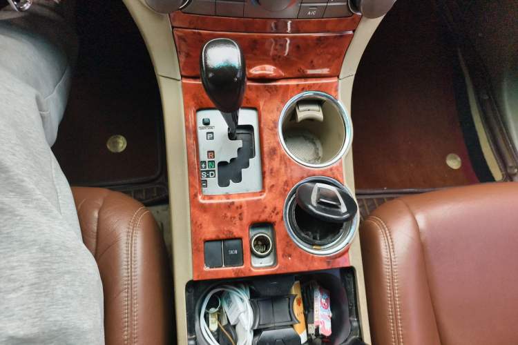 Used Toyota Highlander 2009 2.7L 2WD 5-Seater Elite Edition Gear Lever
