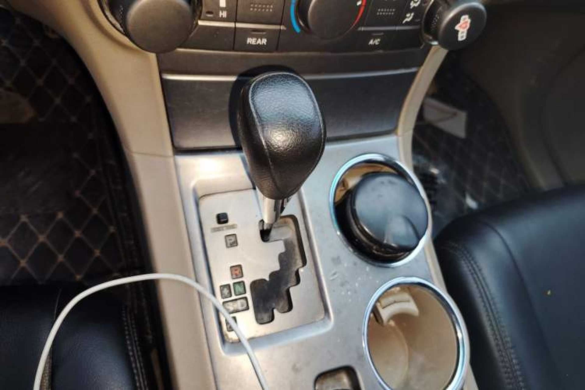 Used Toyota Highlander 2009 3.5L 4x4 7-Seater Elite Edition Gear Lever