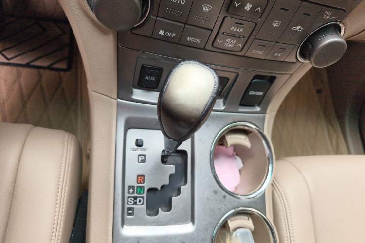Used Toyota Highlander 2009 2.7L Two-Wheel Drive 7-Seater Luxury Edition Gear Lever