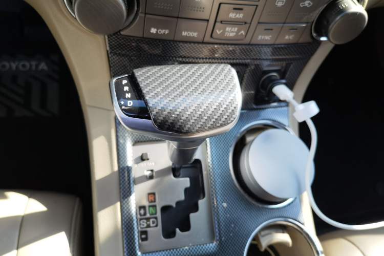 Used Toyota Highlander 2009 2.7L Two-Wheel Drive 7-Seater Luxury Edition Gear Lever