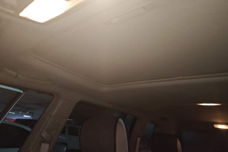 Used Toyota Highlander 2009 2.7L Two-Wheel Drive 7-Seater Luxury Edition Headliner