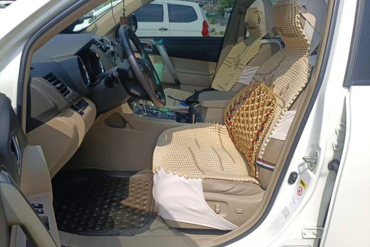 Used Toyota Highlander 2009 2.7L Two-Wheel Drive 7-Seater Luxury Edition Left Front Seat