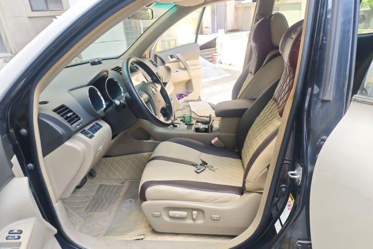 Used Toyota Highlander 2009 2.7L Two-Wheel Drive 7-Seater Luxury Edition Left Front Seat