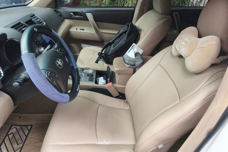 Used Toyota Highlander 2009 2.7L Two-Wheel Drive 7-Seater Luxury Edition Left Front Seat