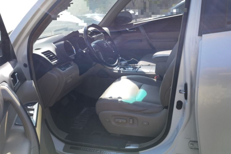 Used Toyota Highlander 2009 2.7L Two-Wheel Drive 7-Seater Luxury Edition Left Front Seat