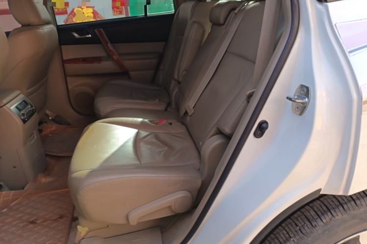 Used Toyota Highlander 2009 2.7L Two-Wheel Drive 7-Seater Luxury Edition Left Rear Seat