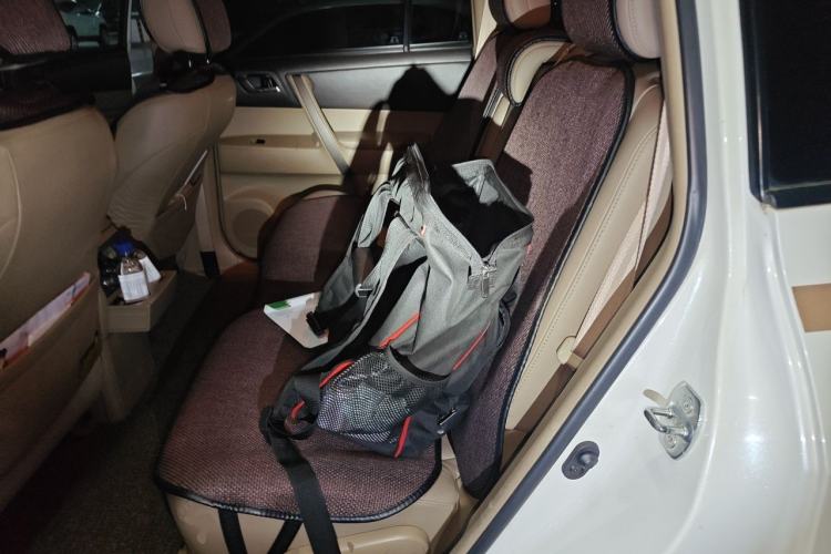 Used Toyota Highlander 2009 2.7L Two-Wheel Drive 7-Seater Luxury Edition Left Rear Seat
