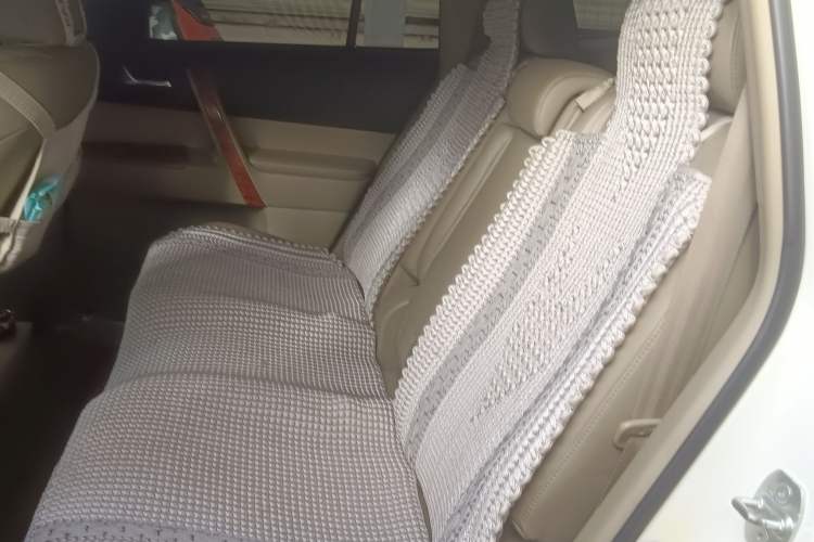 Used Toyota Highlander 2009 2.7L Two-Wheel Drive 7-Seater Luxury Edition Left Rear Seat