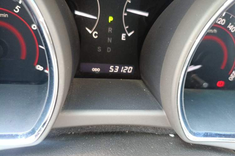 Used Toyota Highlander 2009 2.7L Two-Wheel Drive 7-Seater Luxury Edition Odometer Close Up