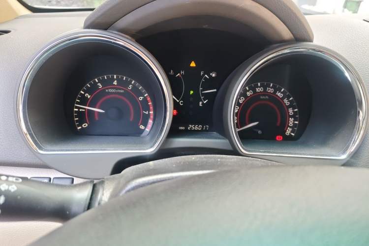 Used Toyota Highlander 2009 2.7L Two-Wheel Drive 7-Seater Luxury Edition Odometer Close Up