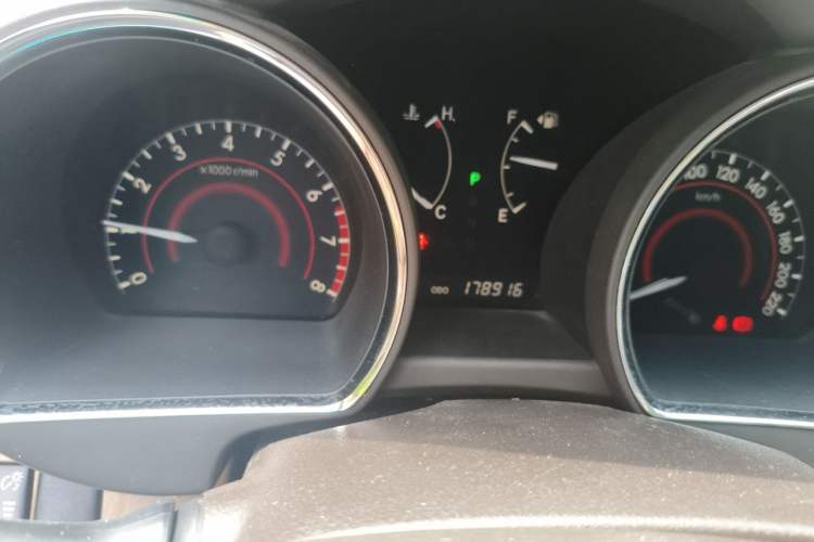 Used Toyota Highlander 2009 3.5L 4x4 7-Seater Elite Edition Odometer Close Up
