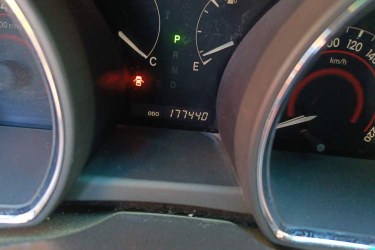 Used Toyota Highlander 2009 2.7L Two-Wheel Drive 7-Seater Luxury Edition Odometer Close Up