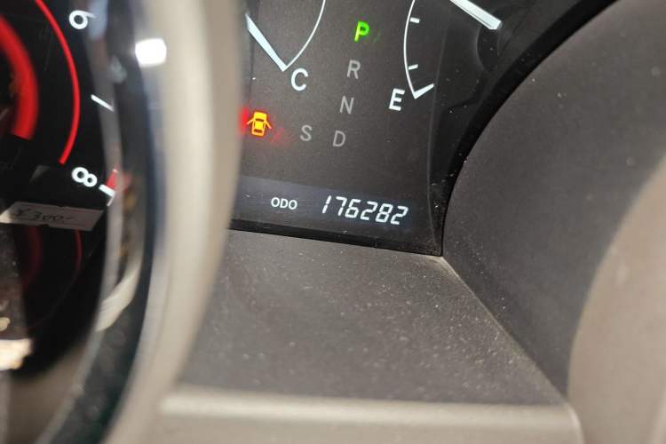 Used Toyota Highlander 2009 2.7L Two-Wheel Drive 7-Seater Luxury Edition Odometer Close Up
