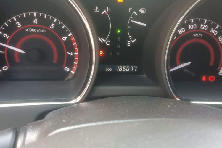 Used Toyota Highlander 2009 2.7L Two-Wheel Drive 7-Seater Luxury Edition Odometer Close Up