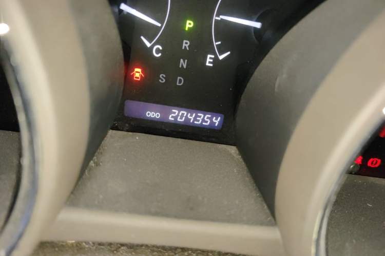 Used Toyota Highlander 2009 2.7L Two-Wheel Drive 7-Seater Luxury Edition Odometer Close Up