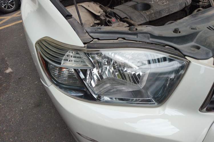 Used Toyota Highlander 2009 2.7L Two-Wheel Drive 7-Seater Luxury Edition Right Front Headlight