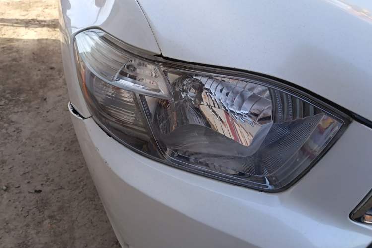 Used Toyota Highlander 2009 2.7L Two-Wheel Drive 7-Seater Luxury Edition Right Front Headlight