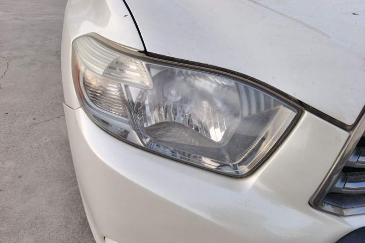 Used Toyota Highlander 2009 2.7L Two-Wheel Drive 7-Seater Luxury Edition Right Front Headlight